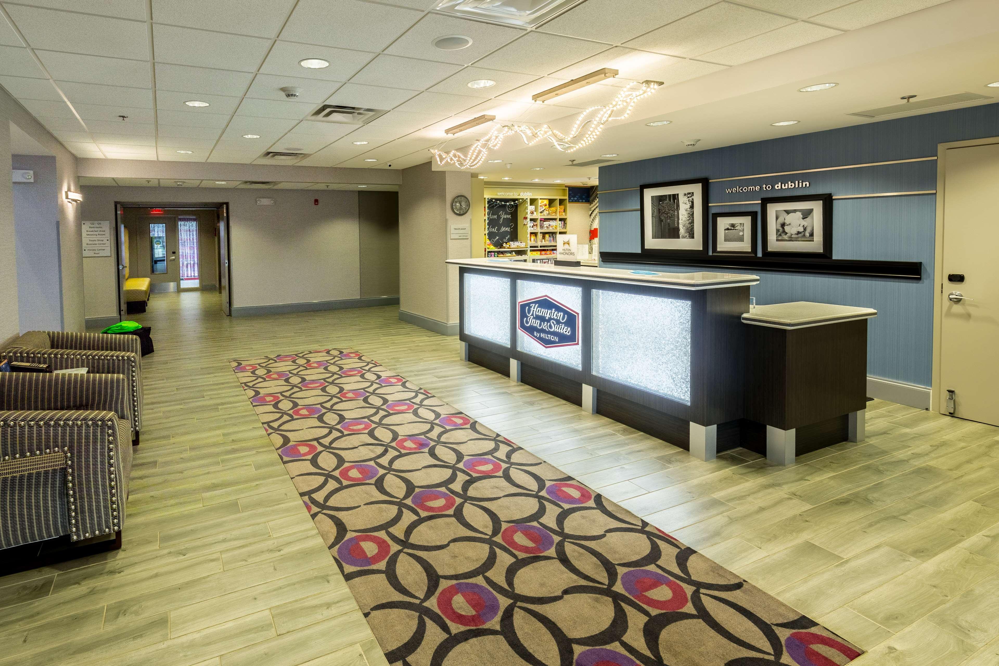 Hampton Inn & Suites Dublin Exterior photo